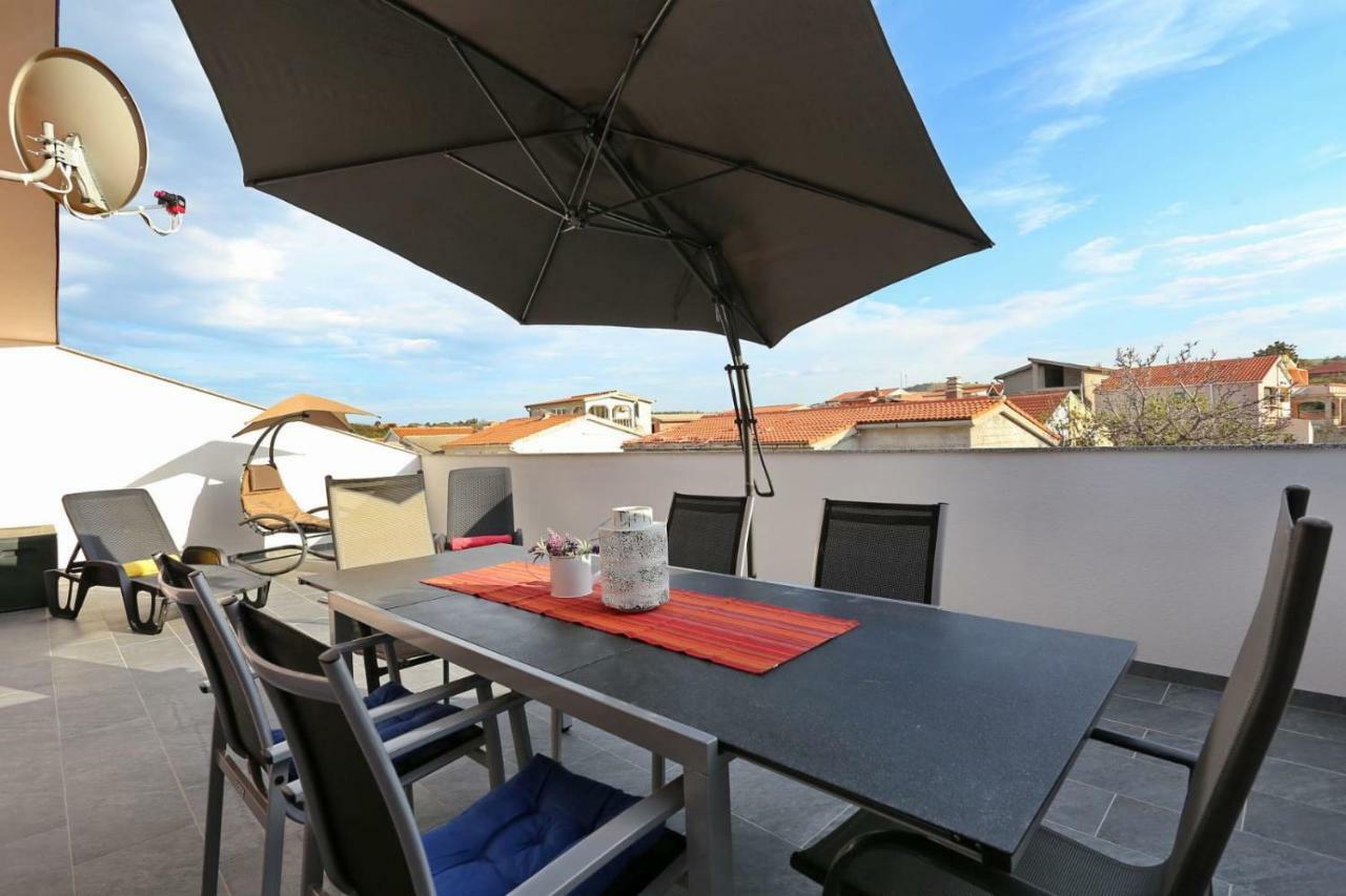 Malu Vir Apartment Exterior photo