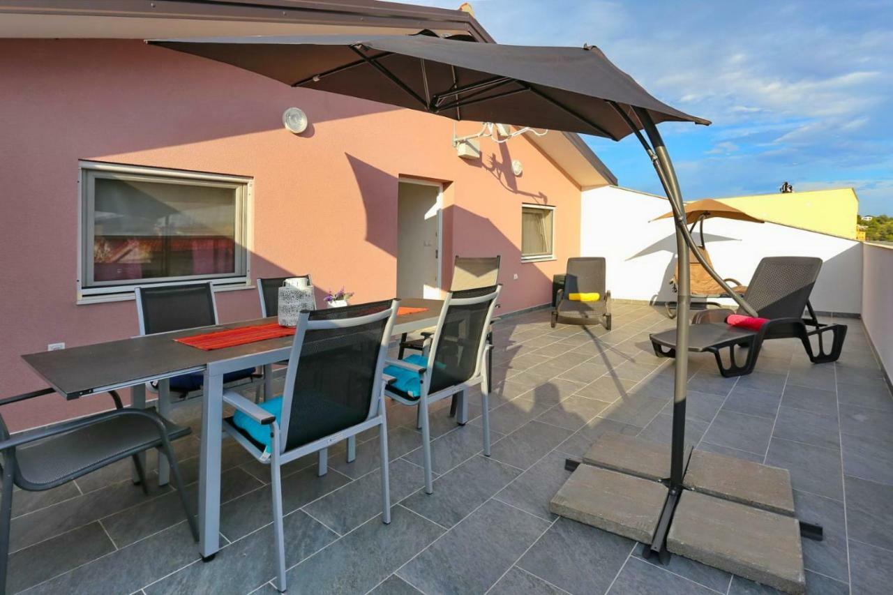 Malu Vir Apartment Exterior photo